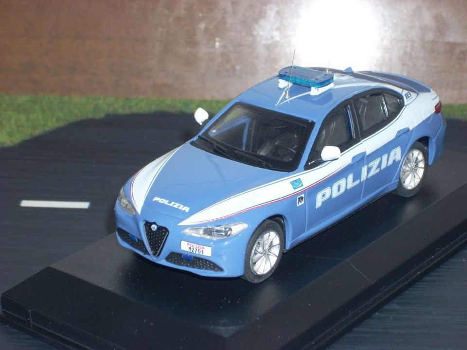POLIZIA-POLICE-Alfa-Romeo-Giulia-2017-Polizia-Stradale